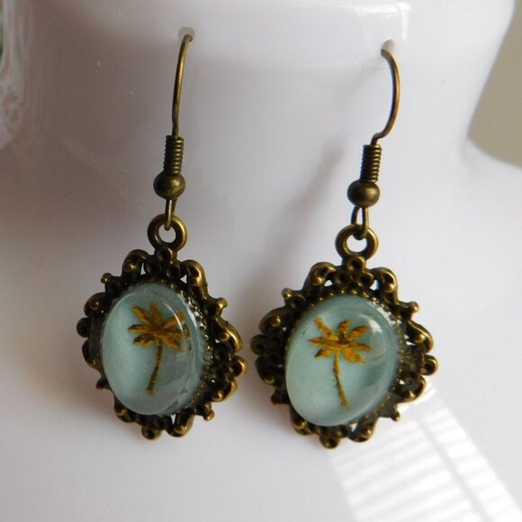 Bronze Palm Tree Drop Earrings: Antique-Style Brass Dangles - Picture 2 of 5